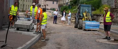 Miliony na bezpieczeństwo i drogi. W Boguszowie-Gorcach powstaje nowa remiza