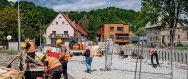 Most Złotostocki wraca do życia. Ratusz w Lądku-Zdroju jeszcze czeka