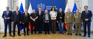 Wręczenie odznaczeń państwowych i Medali Pro Patria w Sali Kolumnowej DUW