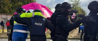 Dron, skażenie wody i atak na zamek. Służby ćwiczyły w Wałbrzychu