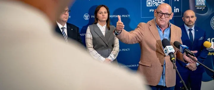 Upał w pracy oznacza nowe obowiązki. Pracodawcy muszą zmienić organizację
